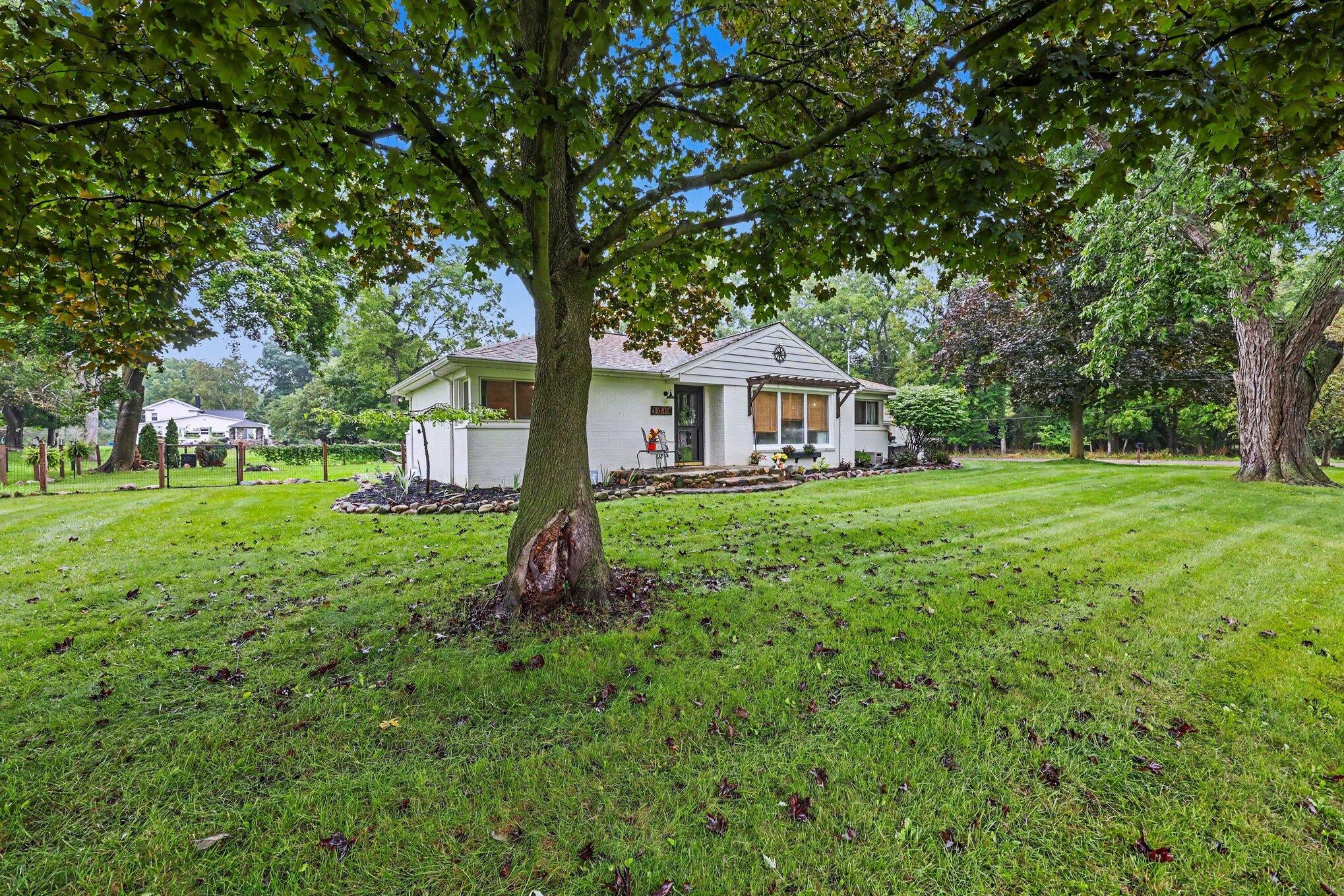 1014 Crestwood Lane