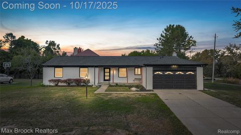 4800 Faircourt Drive West Bloomfield Charter Township MI 48322