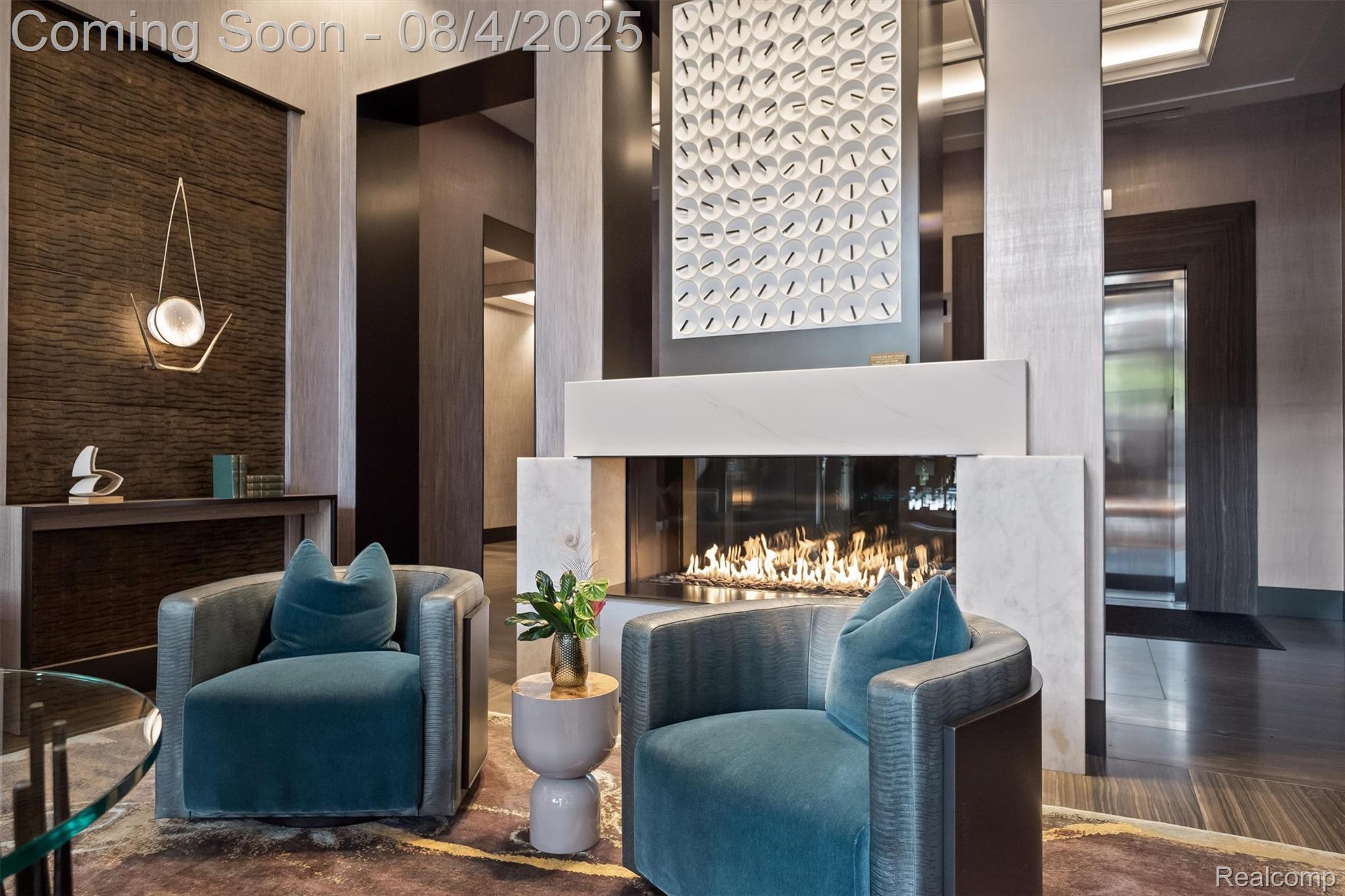369 N Old Woodward Avenue 207