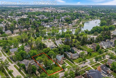 852 Puritan Avenue Birmingham City MI 48009