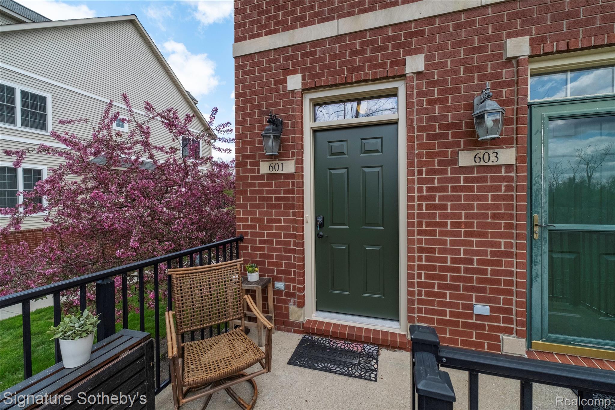 601 Village Lane