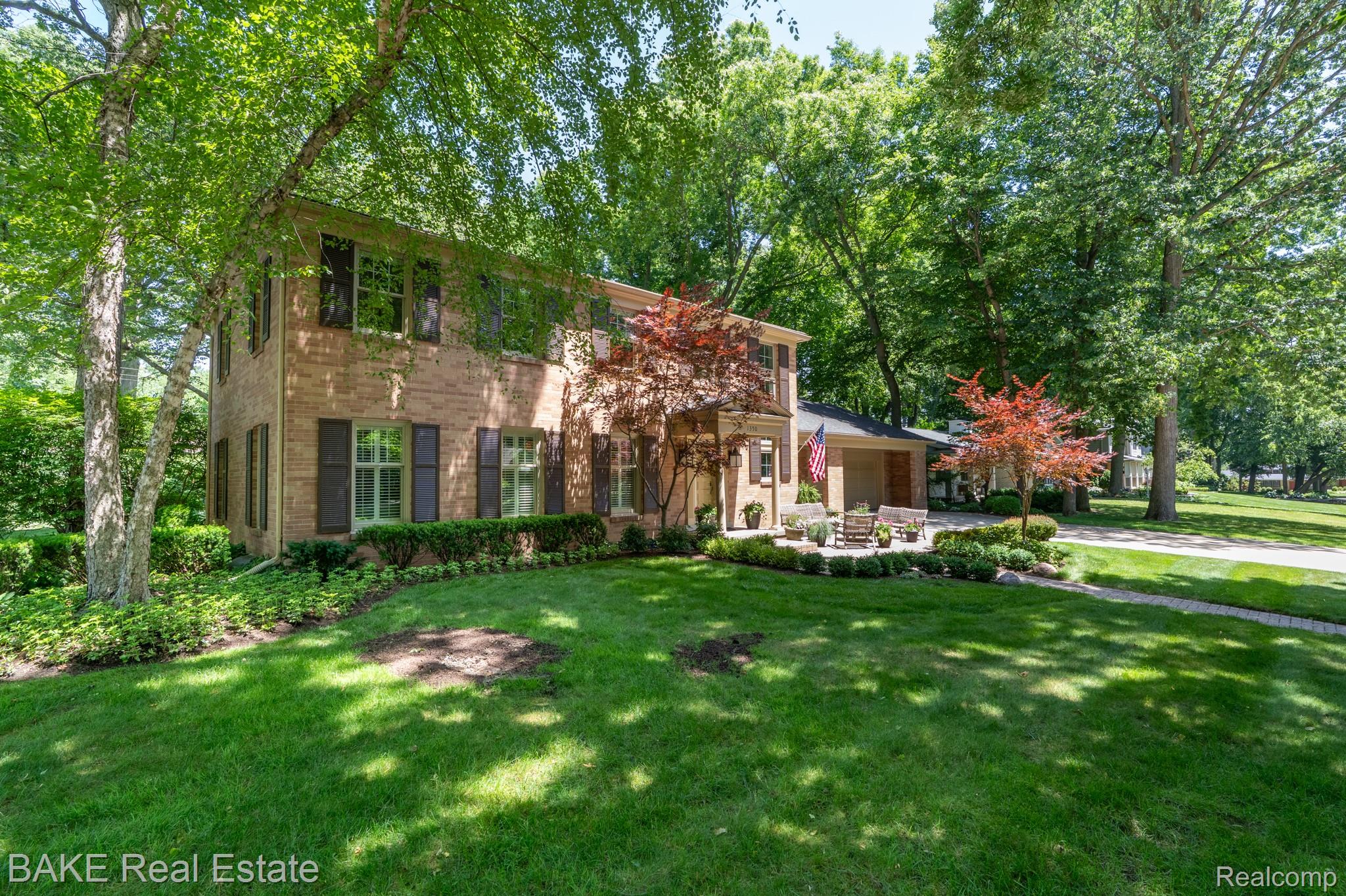 1350 Woodland Place