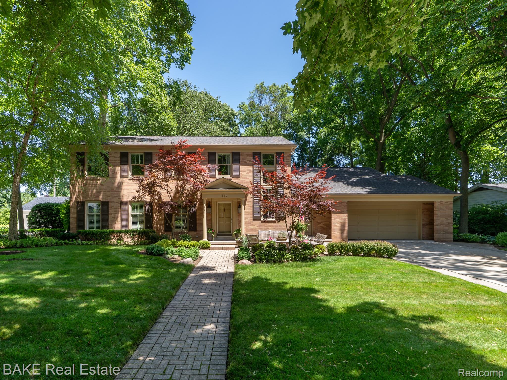 1350 Woodland Place