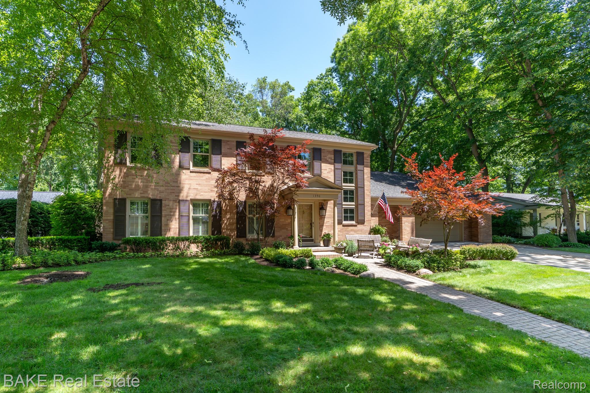 1350 Woodland Place