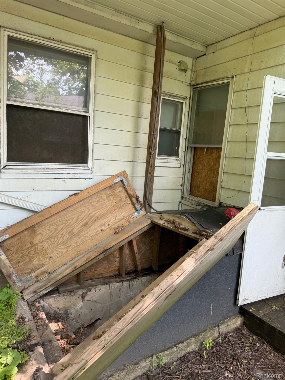 213 Maple Street