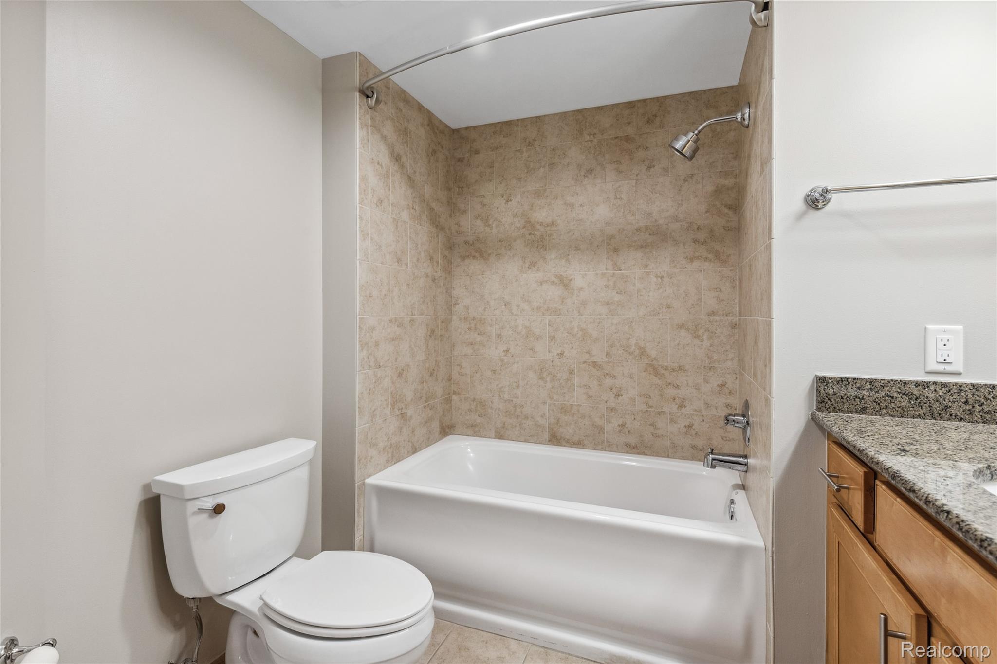 Detroit City, Michigan 48226, United States, 2 Bedrooms Bedrooms, ,2 BathroomsBathrooms,Residential,Active,148989