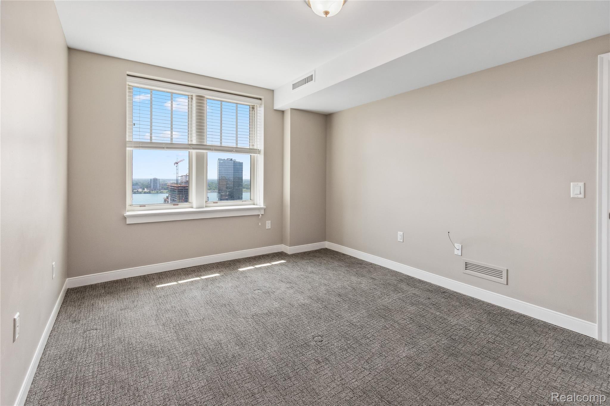 Detroit City, Michigan 48226, United States, 2 Bedrooms Bedrooms, ,2 BathroomsBathrooms,Residential,Active,148989