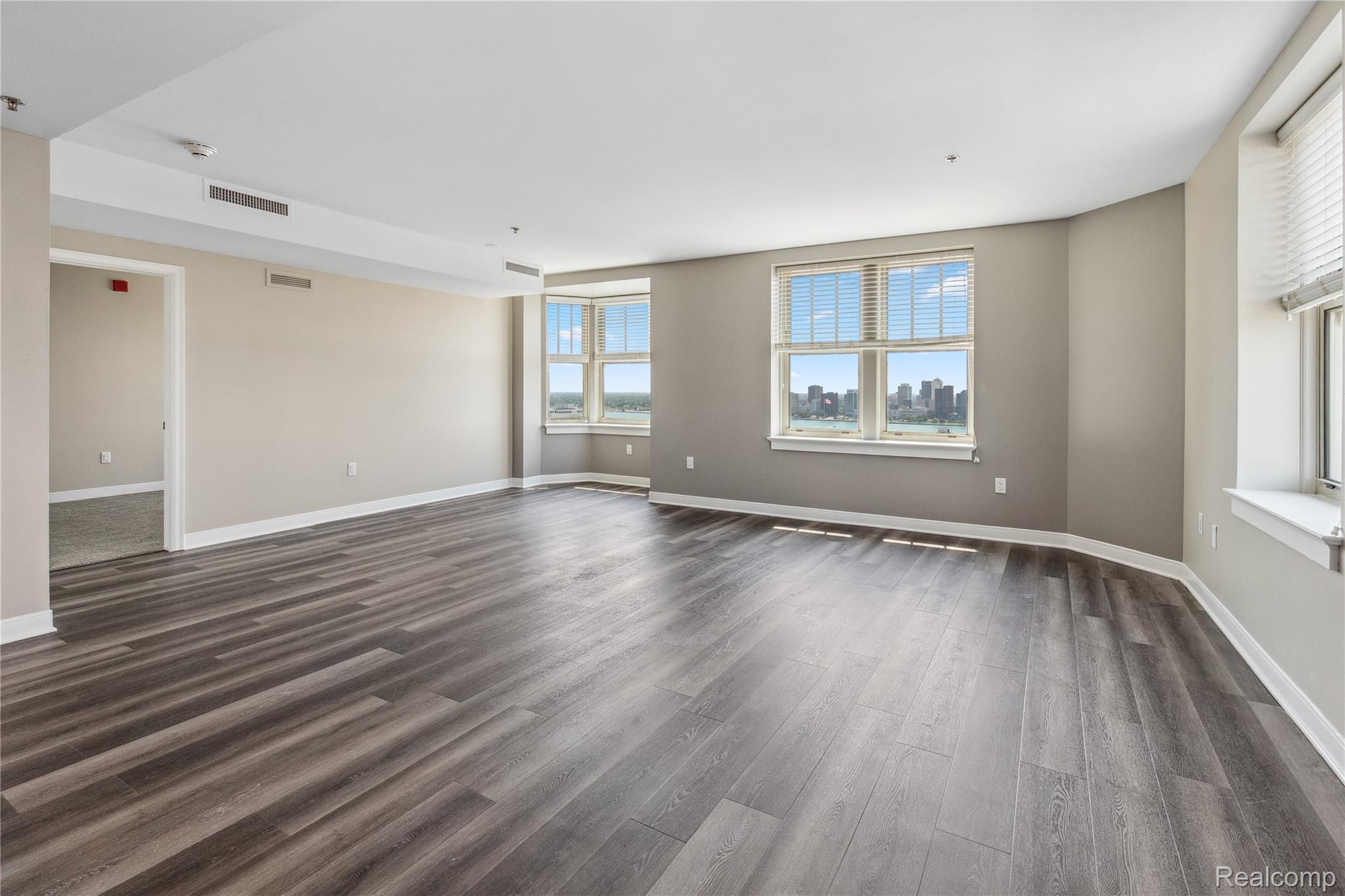 Detroit City, Michigan 48226, United States, 2 Bedrooms Bedrooms, ,2 BathroomsBathrooms,Residential,Active,148989