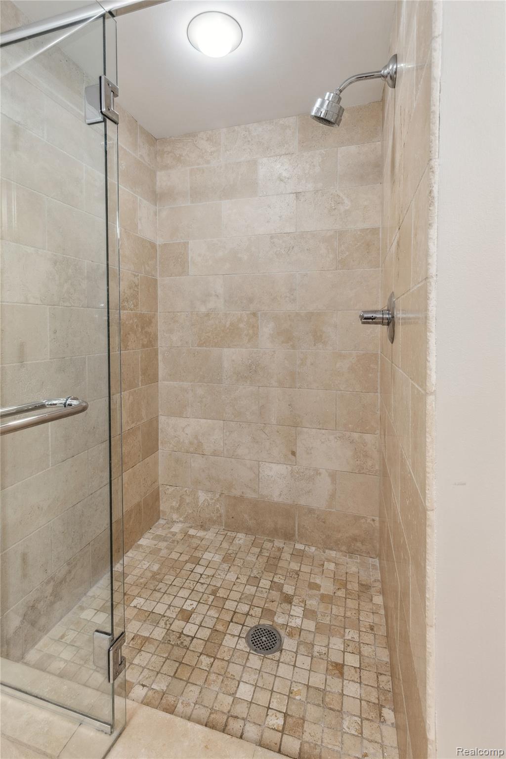 Detroit City, Michigan 48226, United States, 2 Bedrooms Bedrooms, ,2 BathroomsBathrooms,Residential,Active,148989