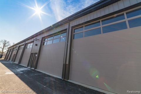 Photo of 1641 Balian Road #Unit C-21, Waterford Charter Township, MI 48327 (MLS # 20261029893)