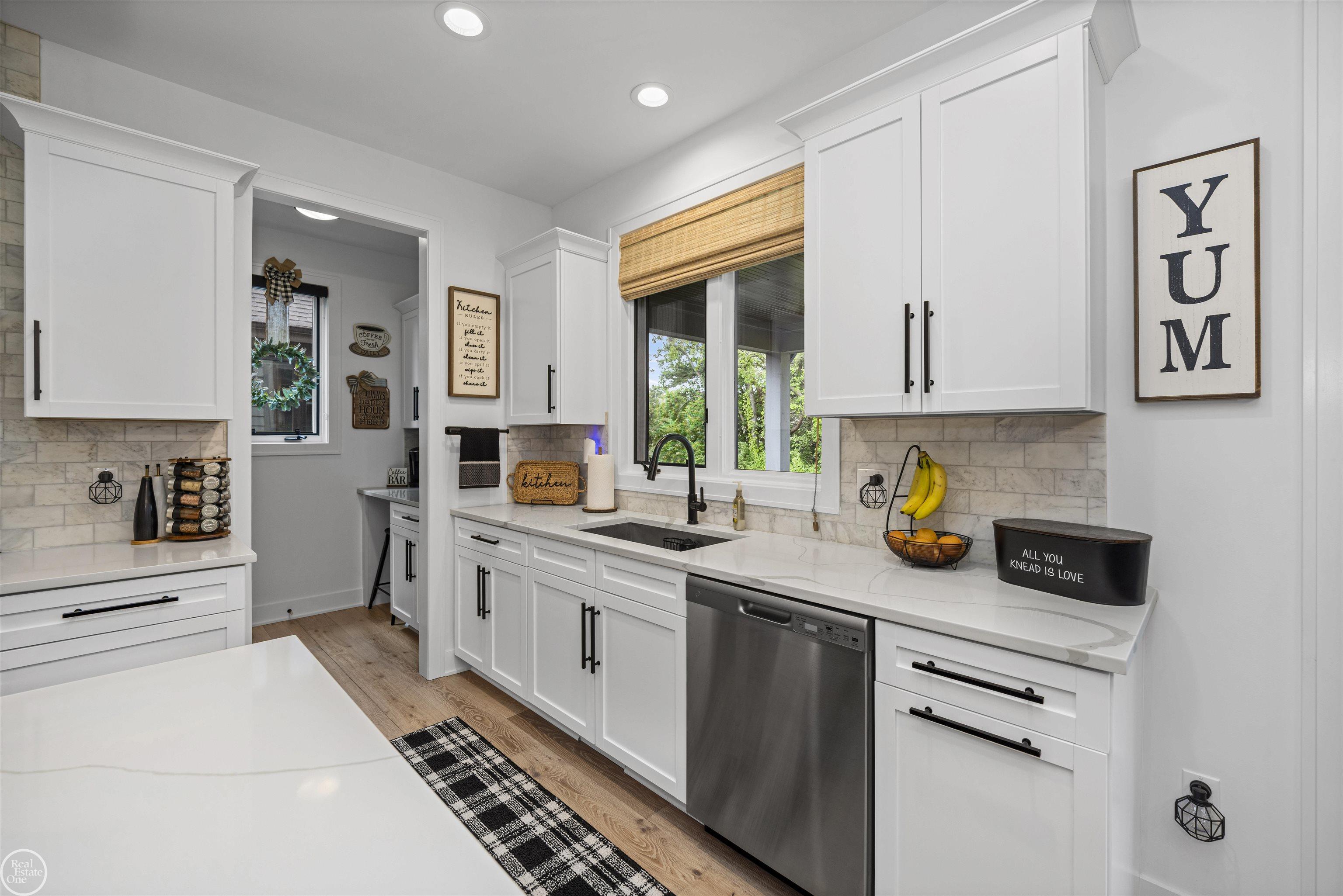 54877 Camden Court