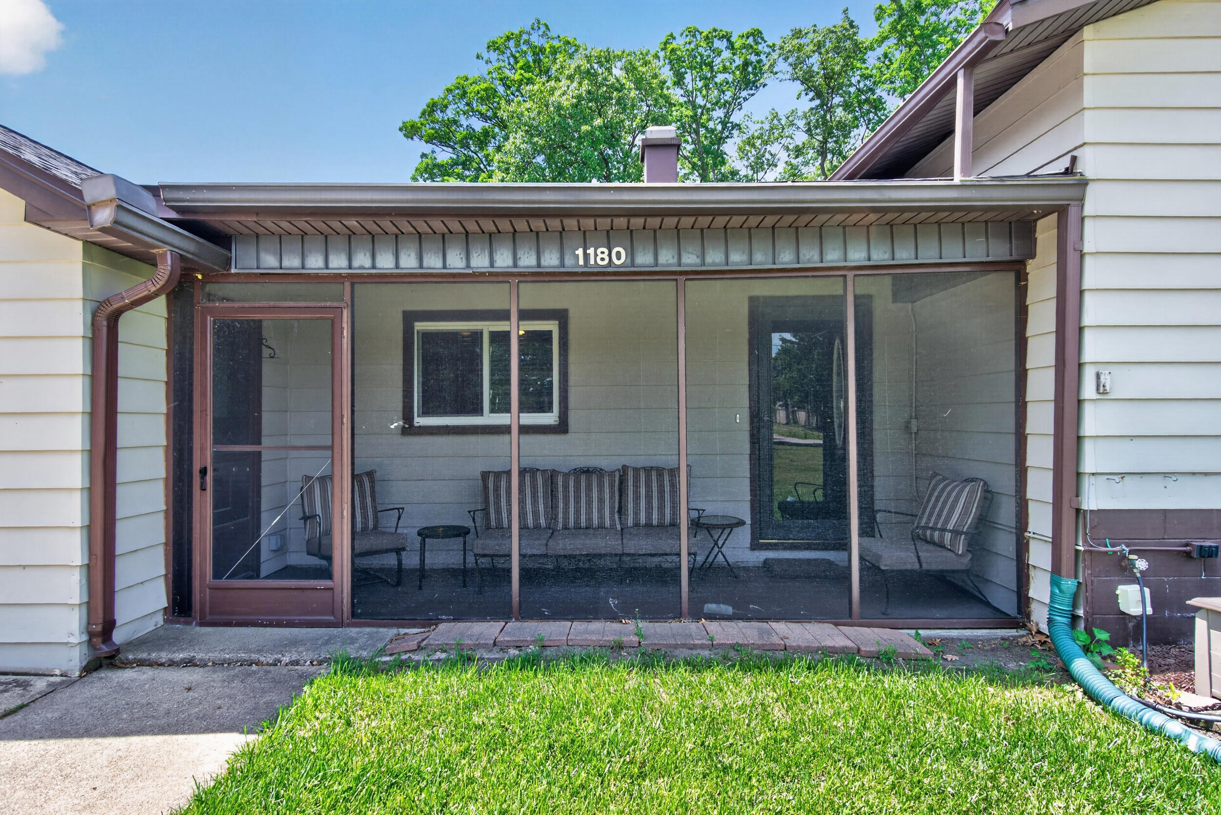1180 Herbert J Avenue