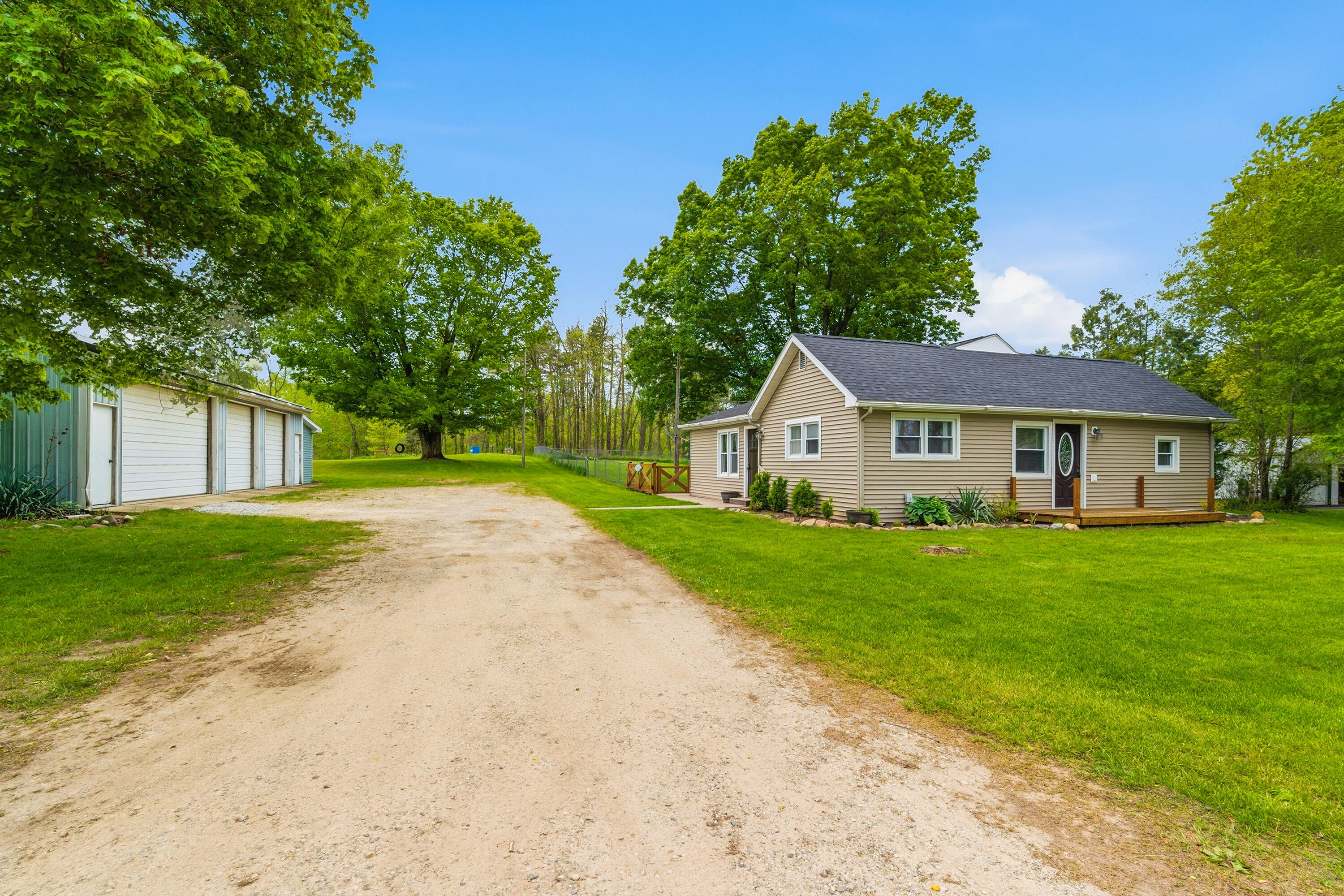 2498 Hemlock Road