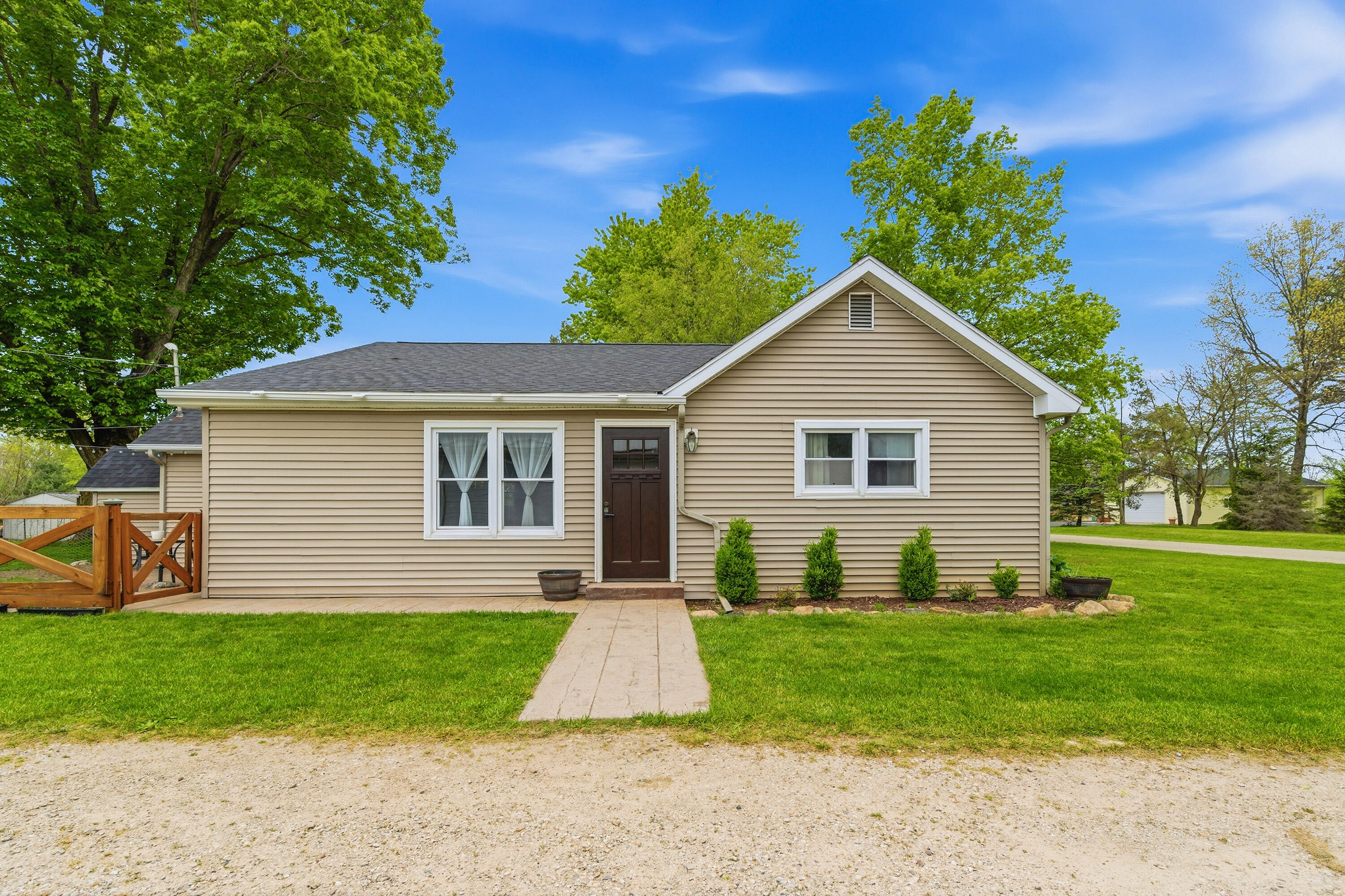 2498 Hemlock Road
