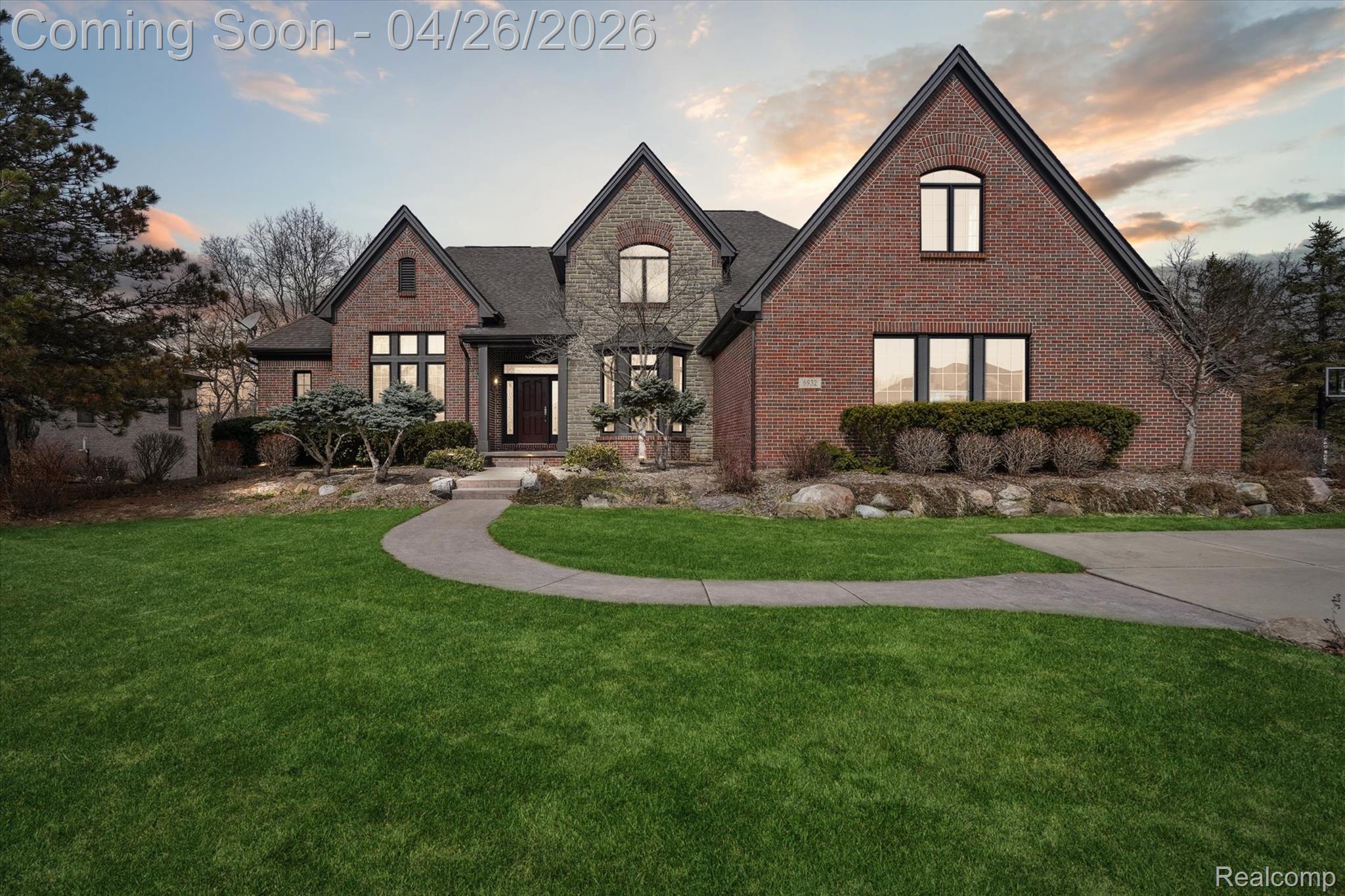 6932 Oakhurst Ridge Road