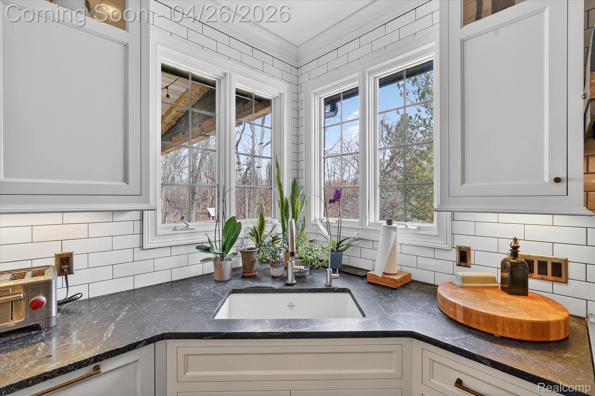 Clarkston, Michigan, 48348, United States, 5 Bedrooms Bedrooms, ,5 BathroomsBathrooms,Residential,Contingent,2041683