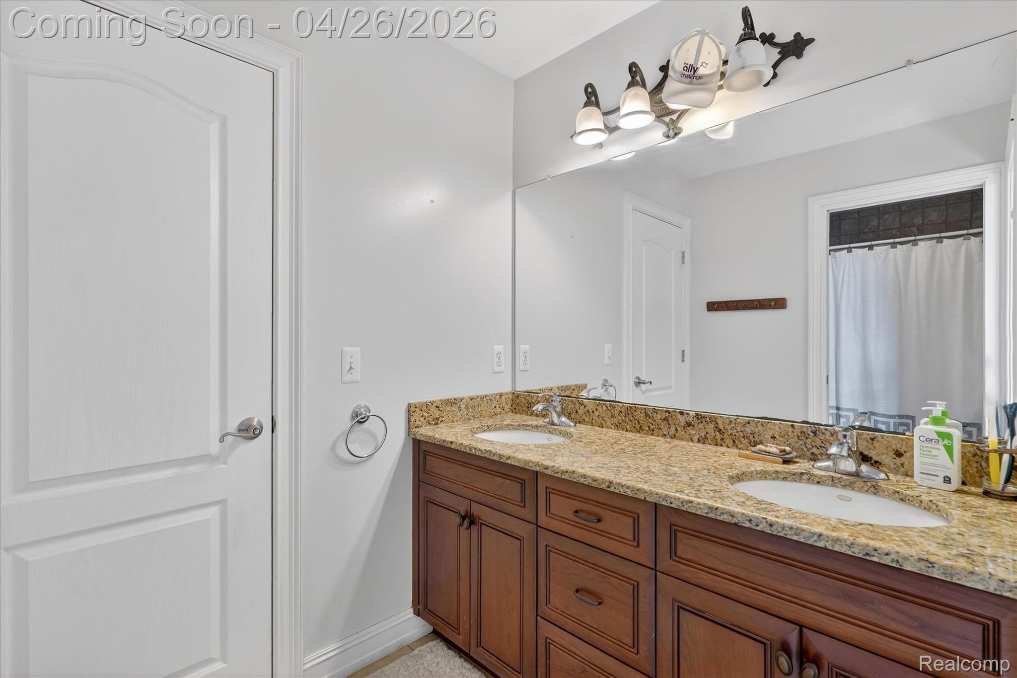 Clarkston, Michigan, 48348, United States, 5 Bedrooms Bedrooms, ,5 BathroomsBathrooms,Residential,Contingent,2041683