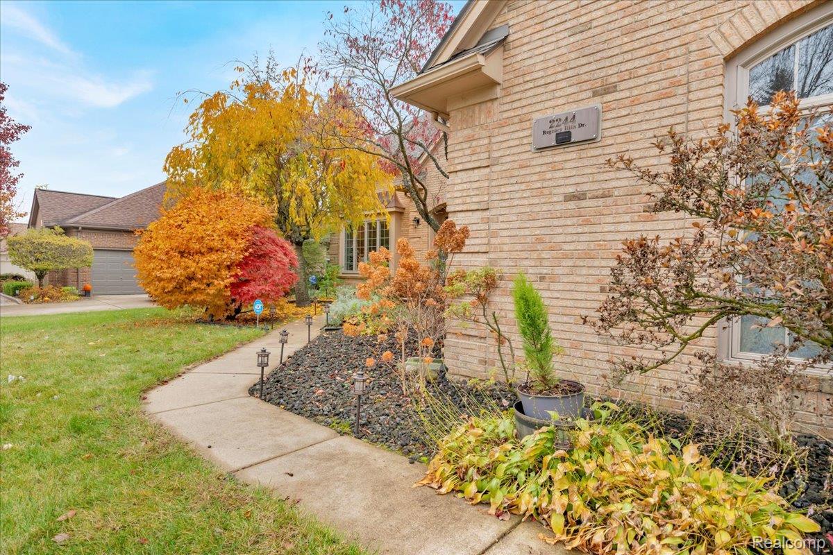 2244 Regency Hills Drive