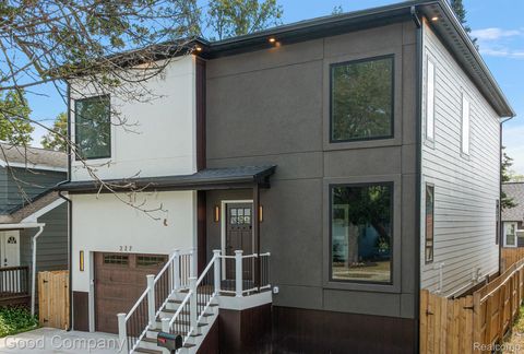 227 W Houstonia Avenue Royal Oak City MI 48073
