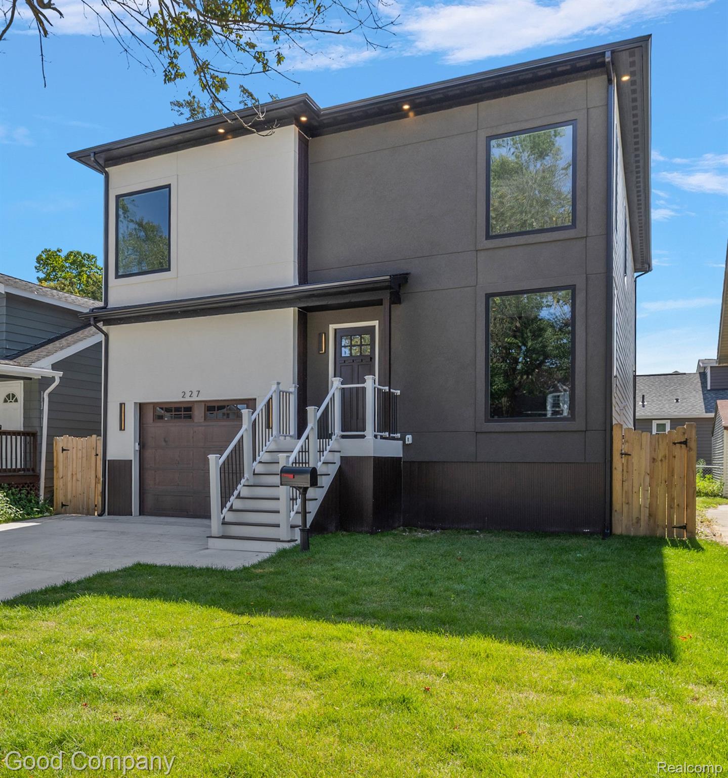227 W Houstonia Avenue