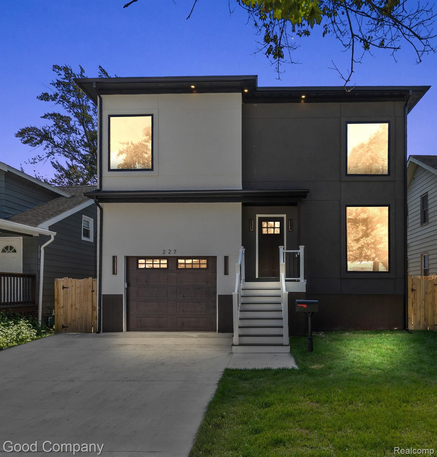 227 W Houstonia Avenue