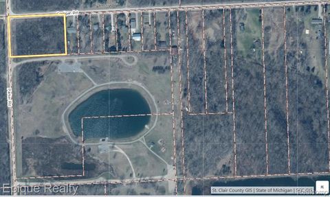 VC Carrigan Rd Fort Gratiot Charter Township MI 48059