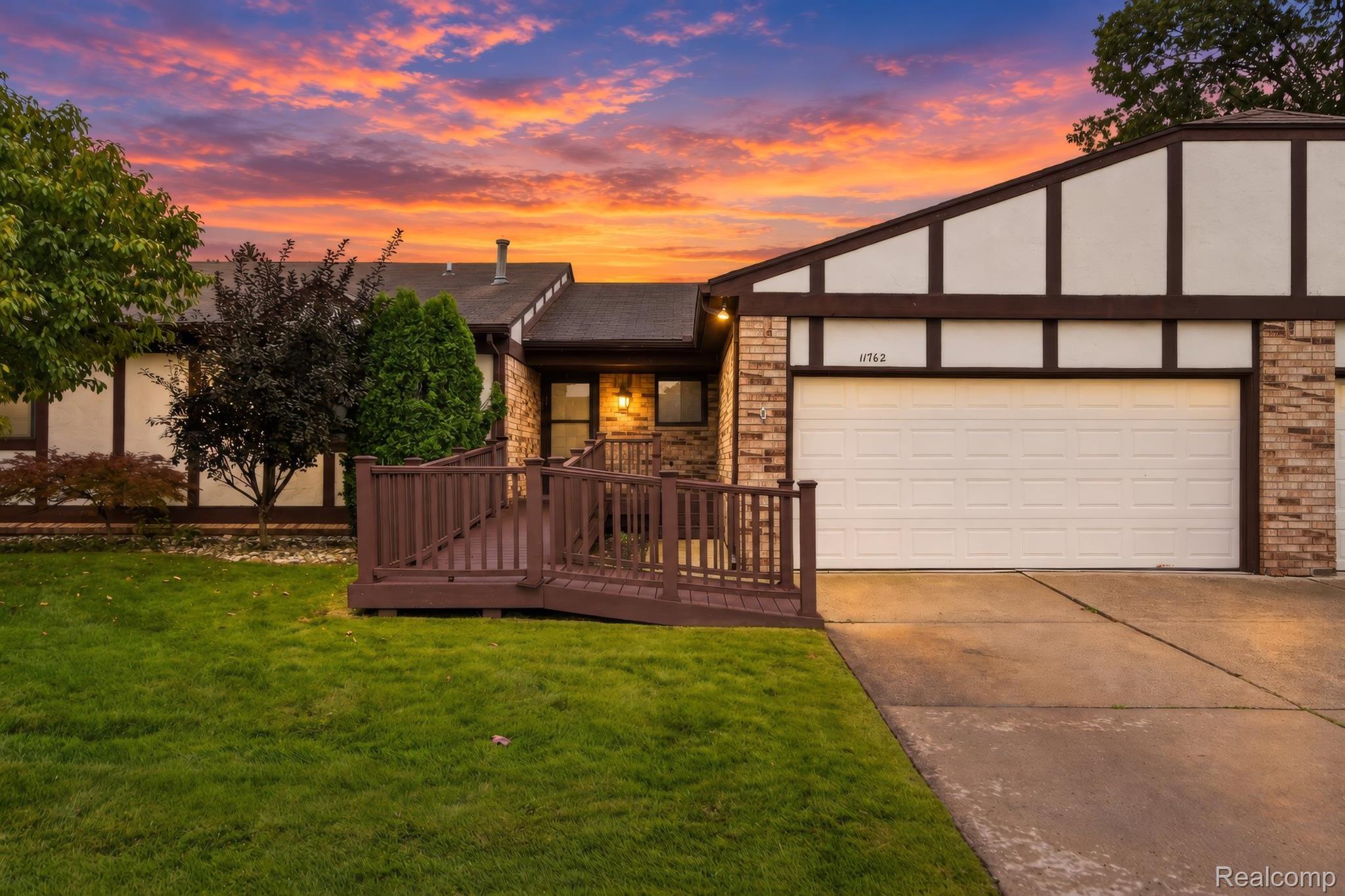 11762 Dorothy Lane