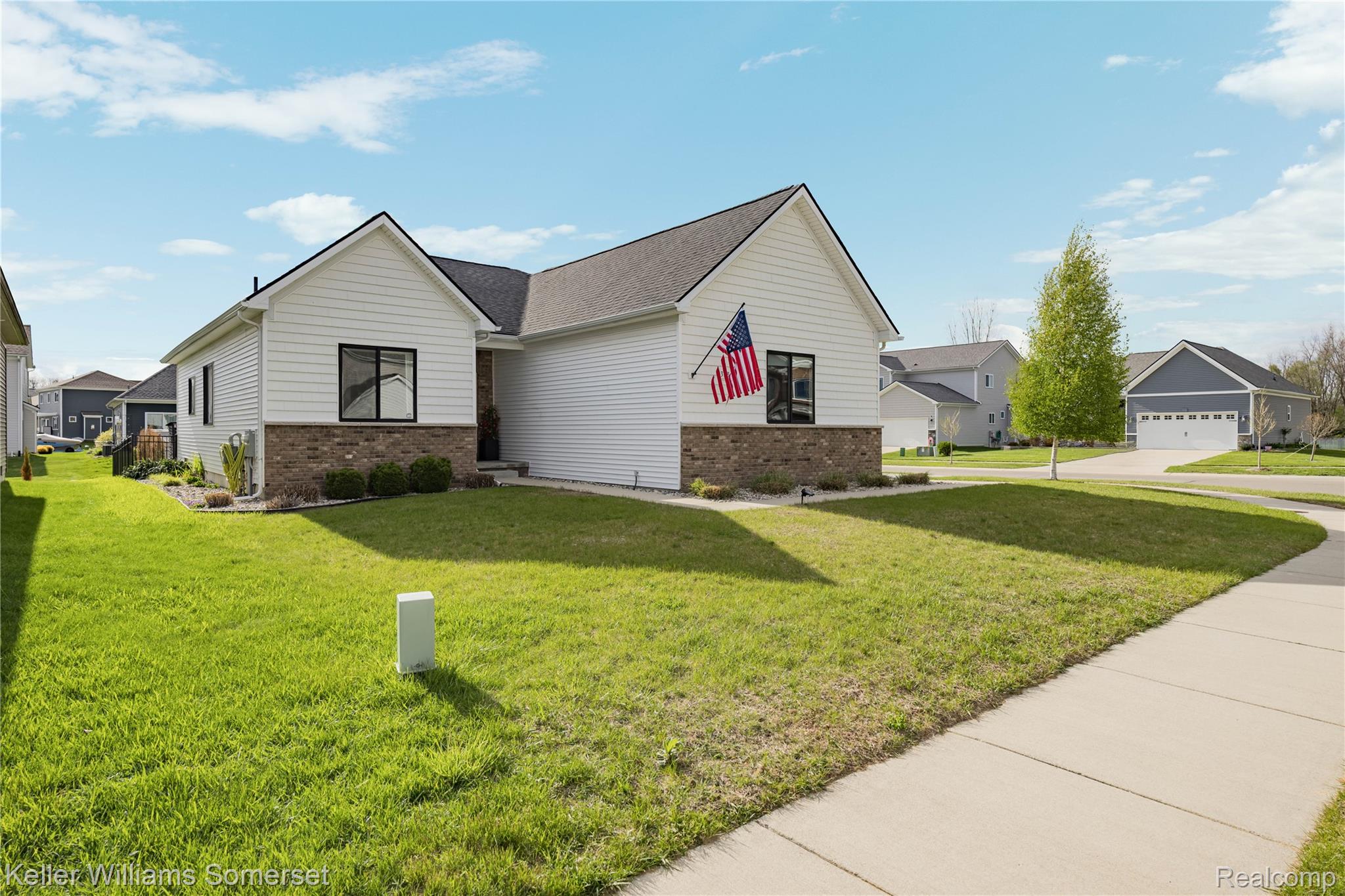 328 Hidden River E