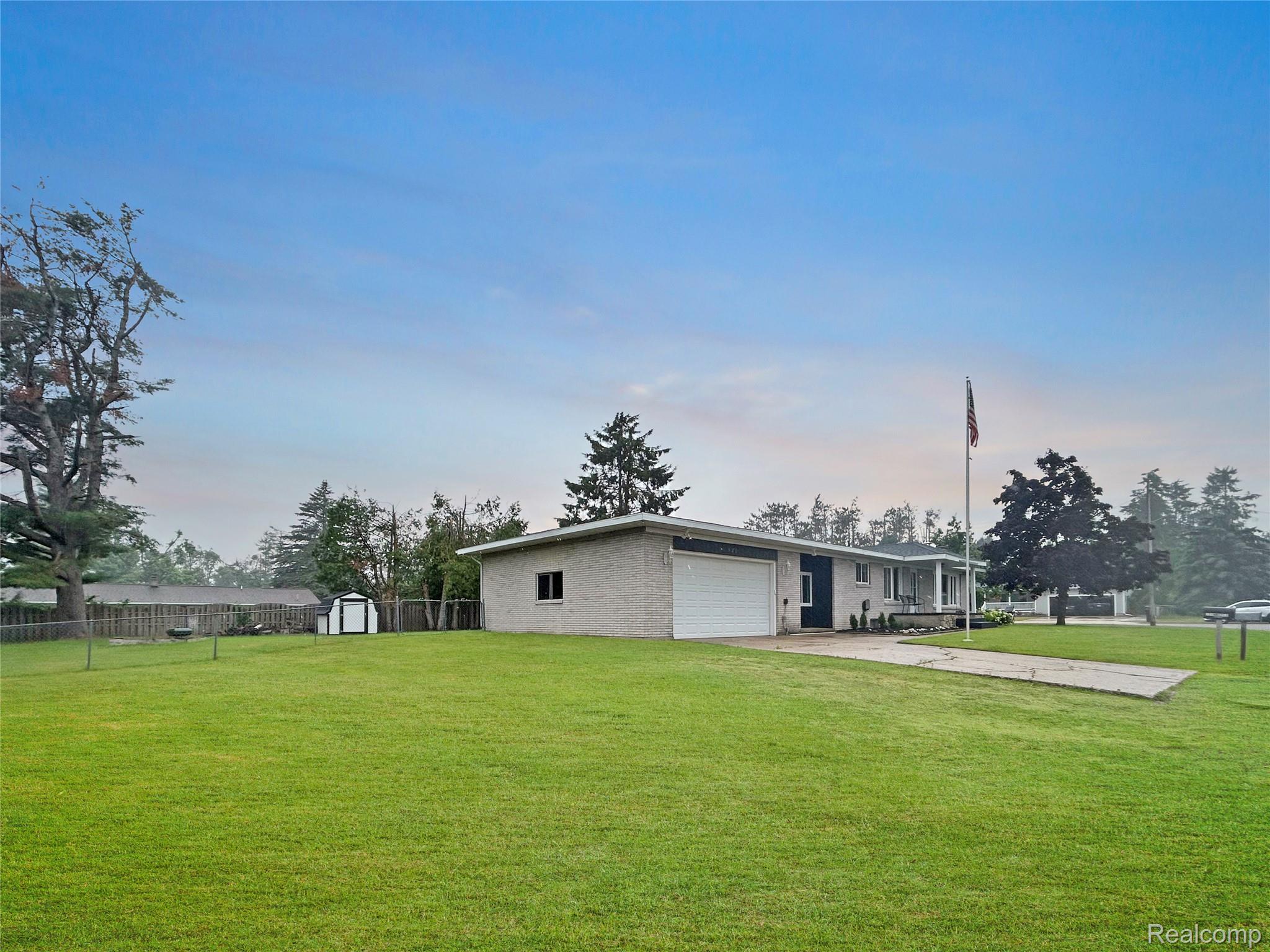 321 N Maple Avenue