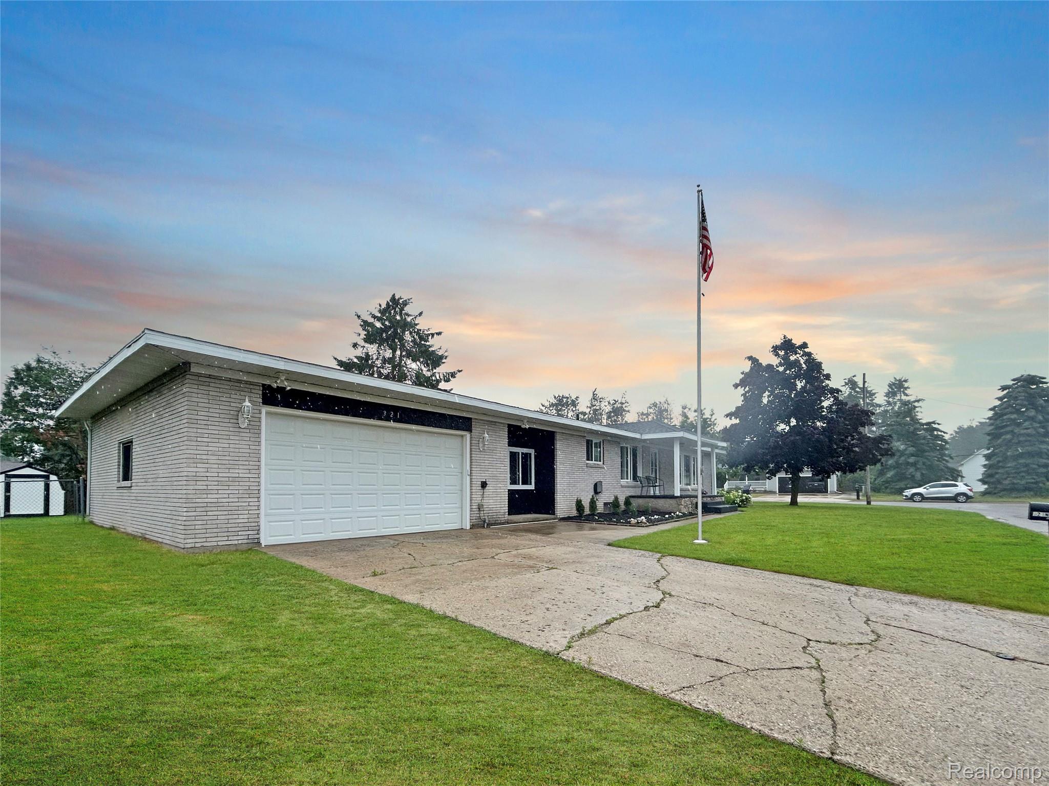 321 N Maple Avenue