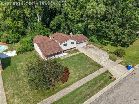 Photo of 2877 Burgess Hill Drive, Waterford Charter Township, MI 48329 (MLS # 20261068846)
