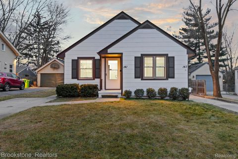 141 FERNDALE Avenue Rochester City MI 48307