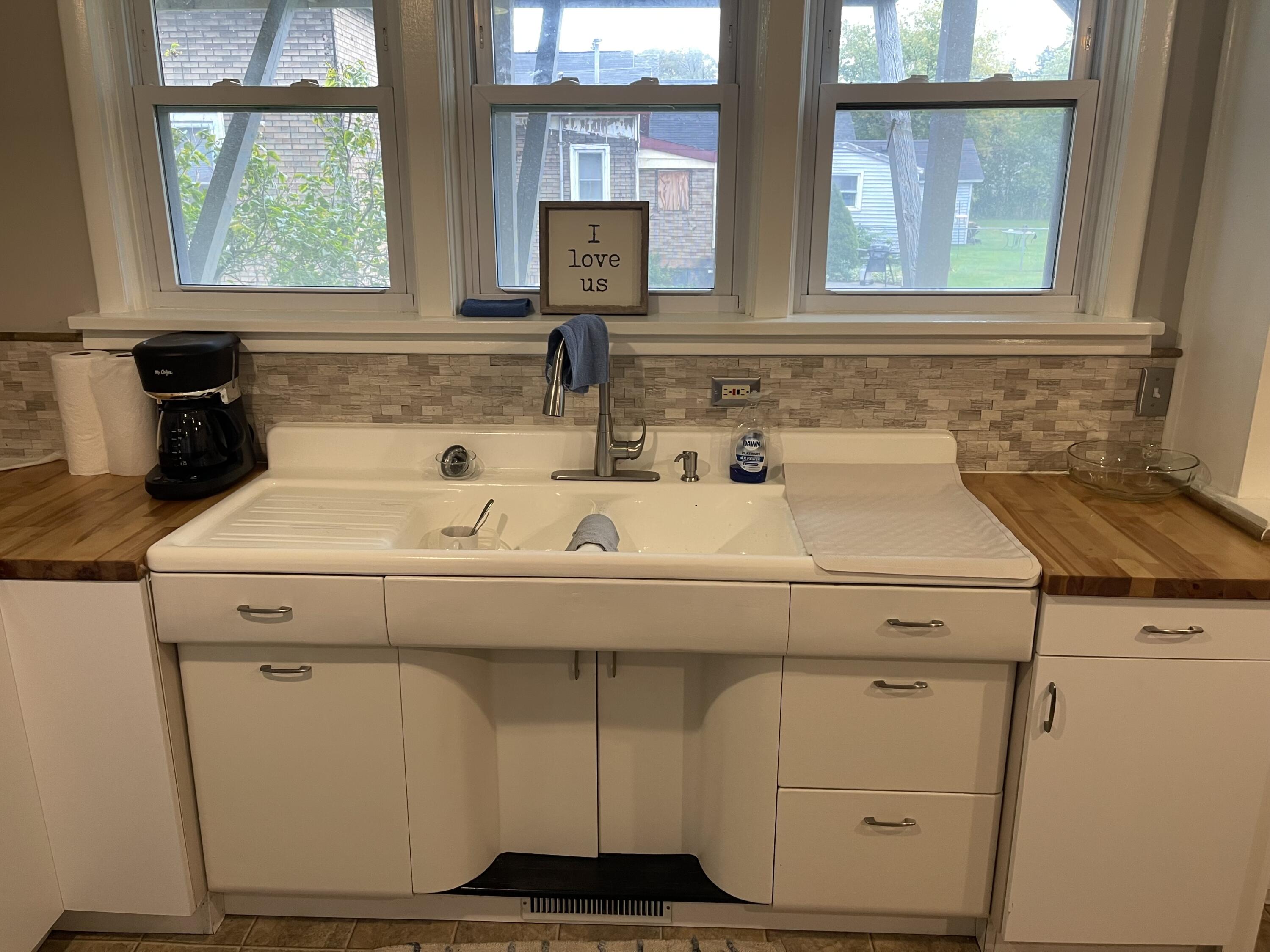 109 W Melendy Street