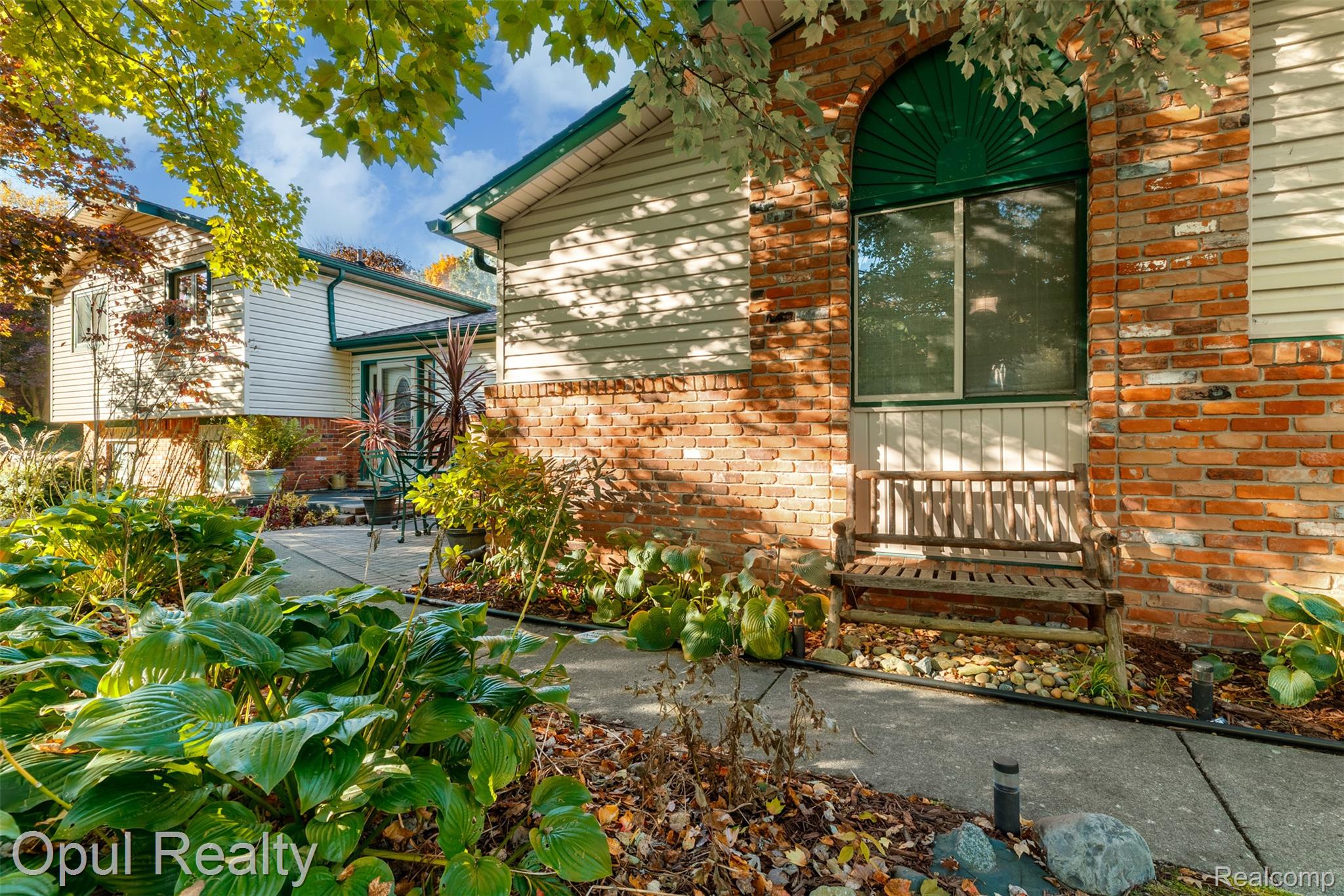 5885 Cedar Knoll Drive