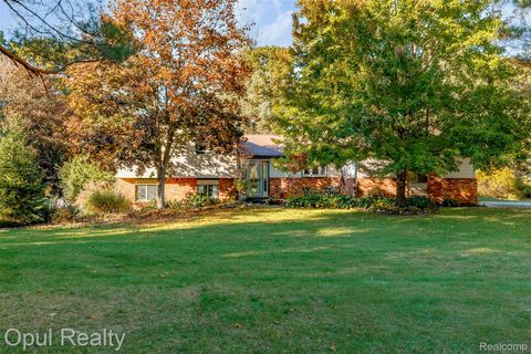 5885 Cedar Knoll Drive Brighton City MI 48116