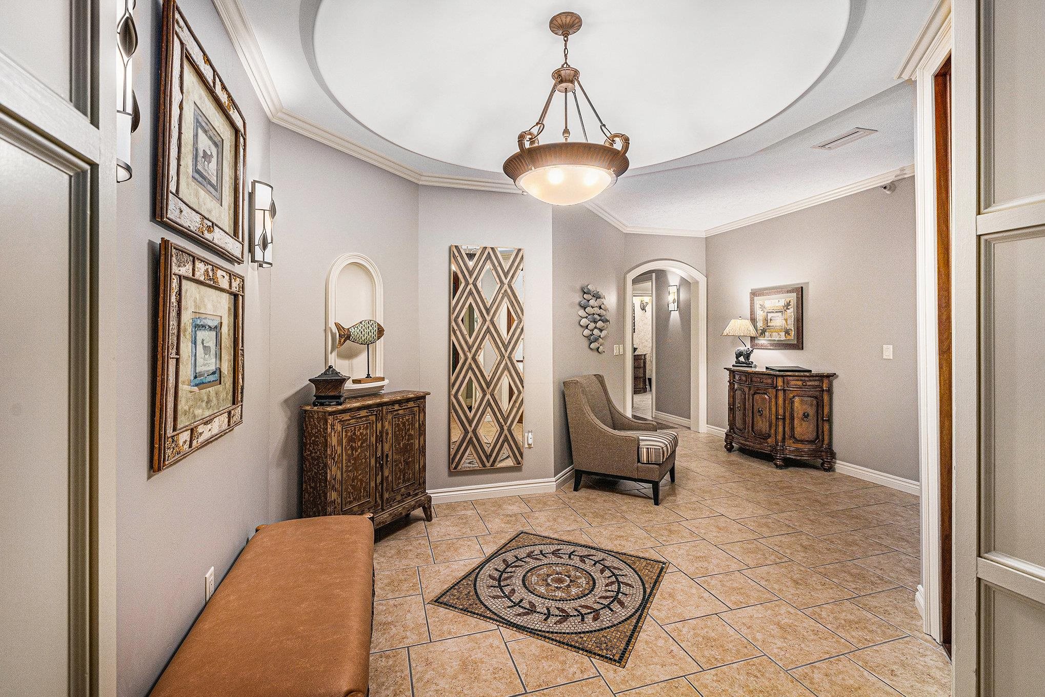 5707 (5A) S Lake Street