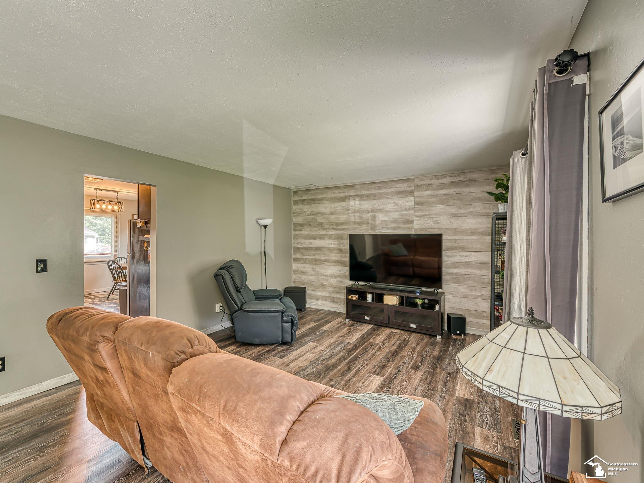 1693 Roman Drive