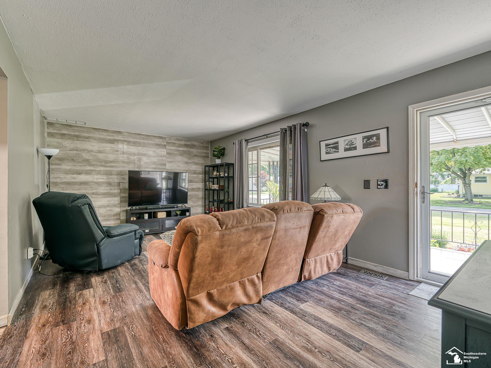 1693 Roman Drive