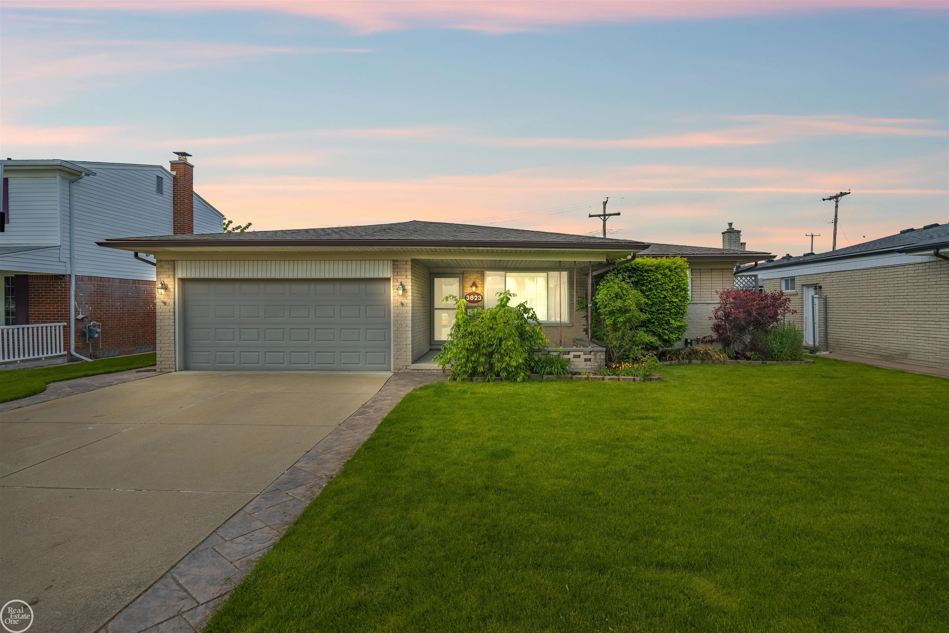3823 Maddox Drive