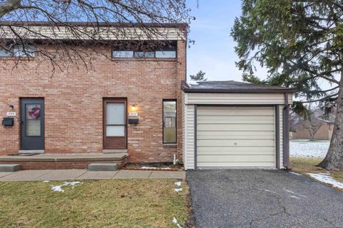 1957 Nicholas Court Warren City MI 48092