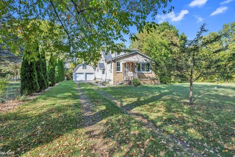 4098 Moulton Drive Flint Charter Township MI 48507