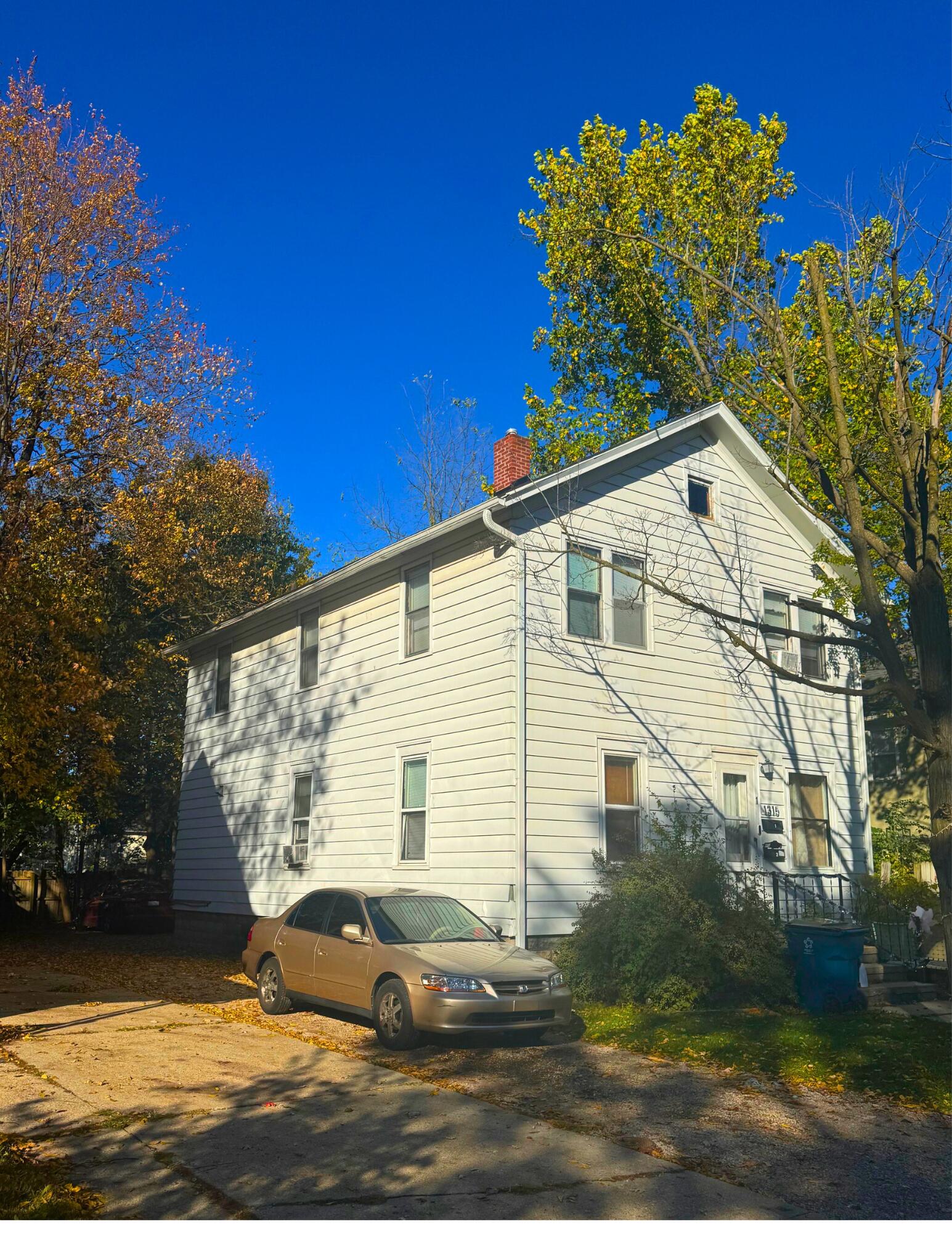 1315 E Stockbridge Avenue