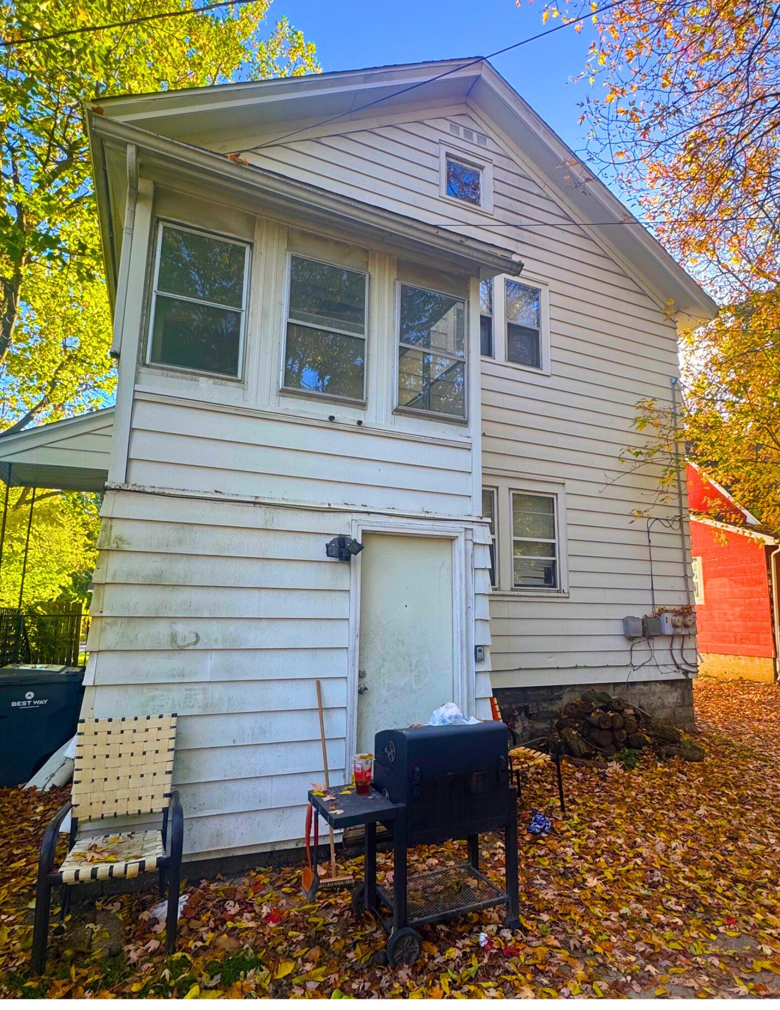 1315 E Stockbridge Avenue