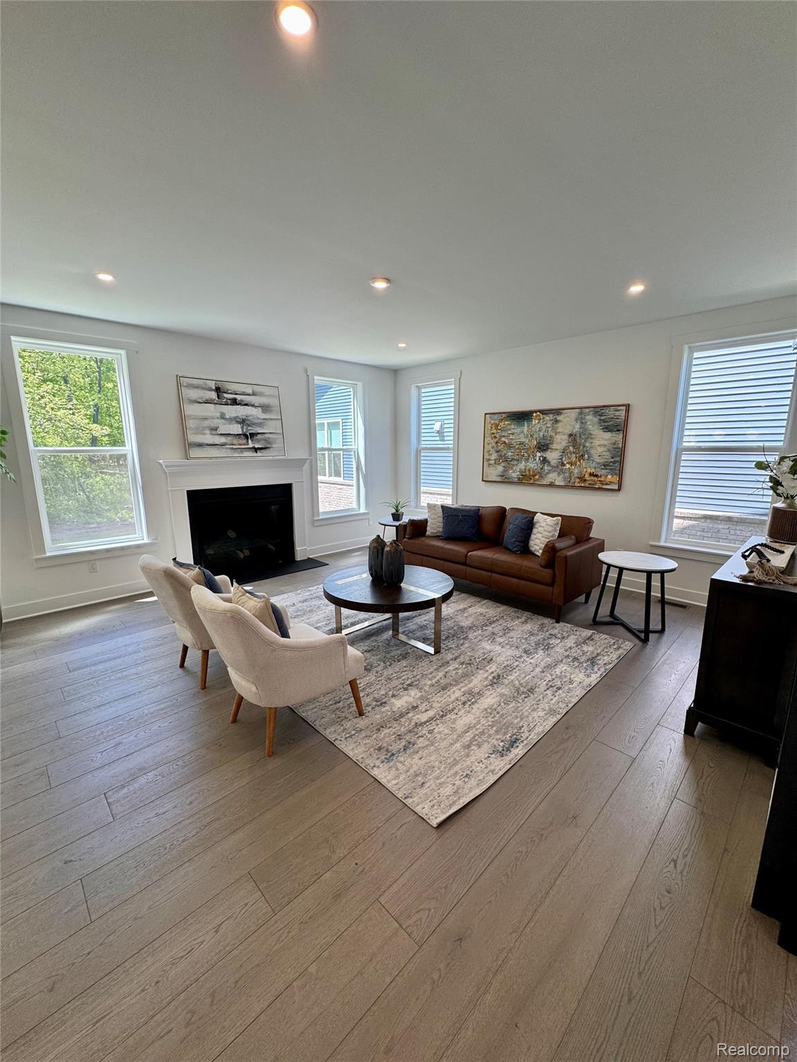 7687 LARCHWOOD Drive