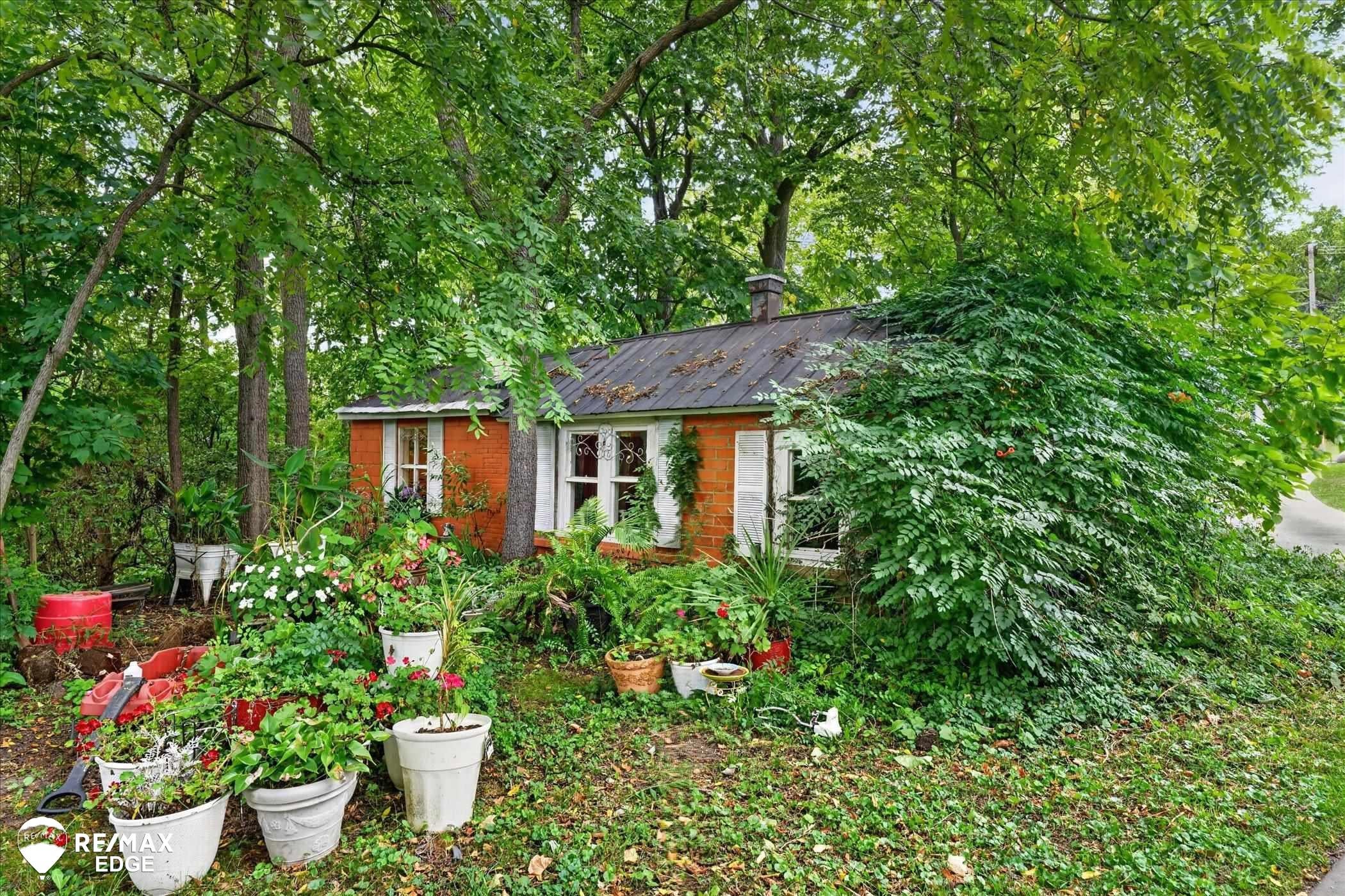 327 Reid Road