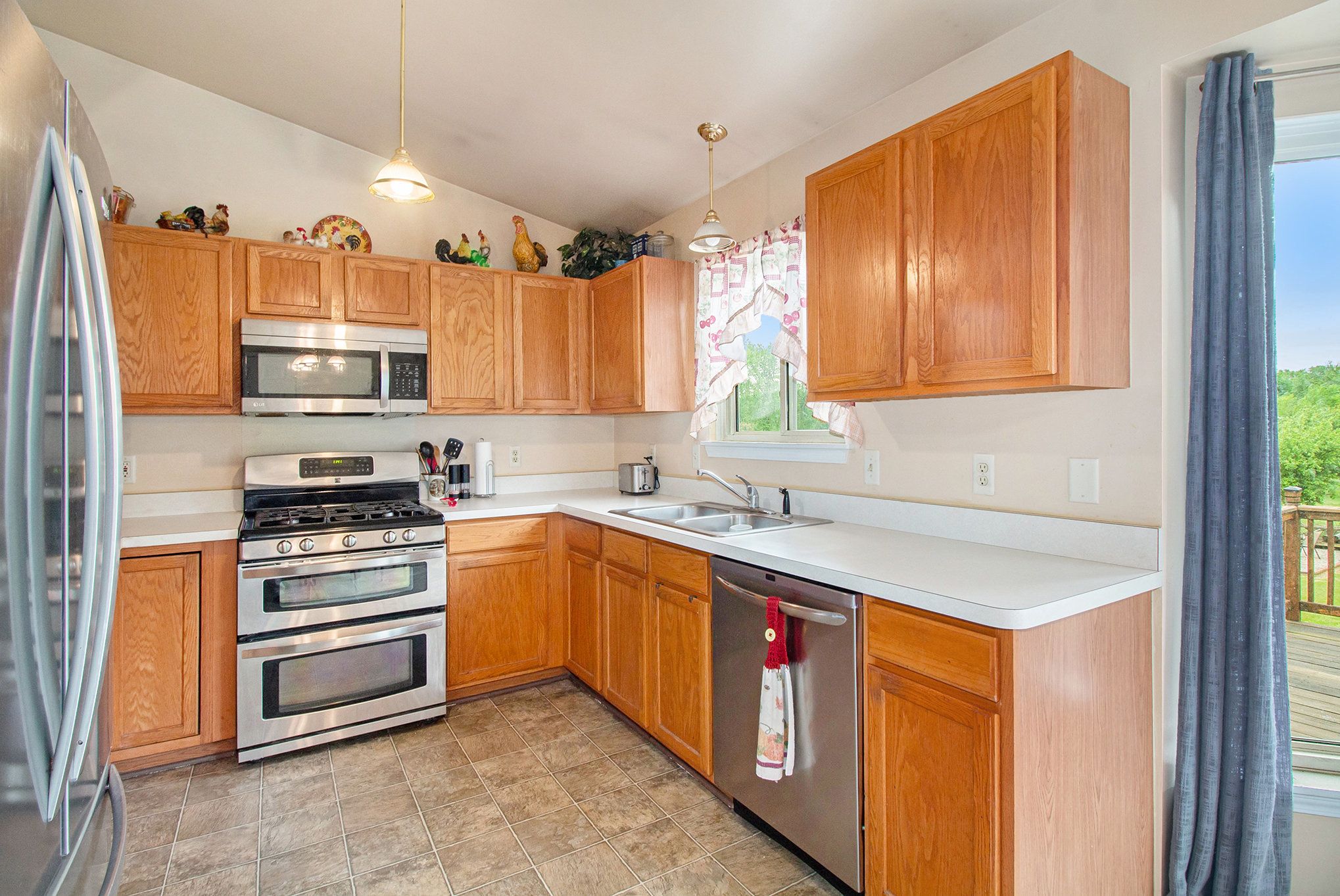 6643 FARM Lane