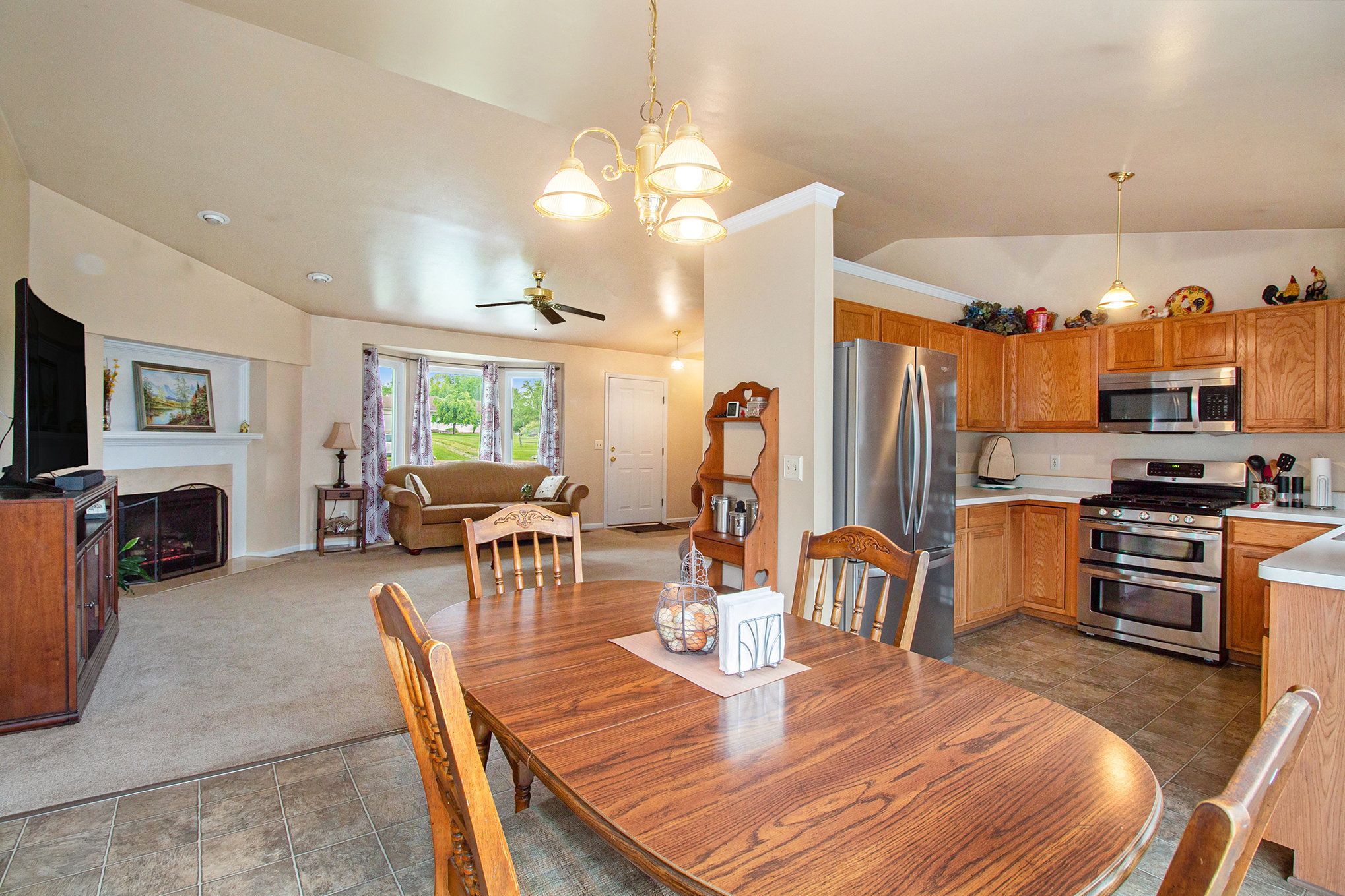 6643 FARM Lane