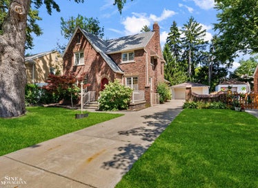 818 Cadieux Road Grosse Pointe City MI 48230