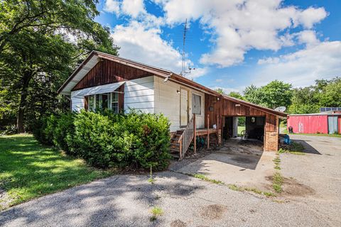 29460 M-62 Silver Creek Township MI 49047