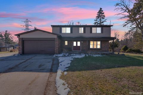 3489 Riverview Court Wayne City MI 48184